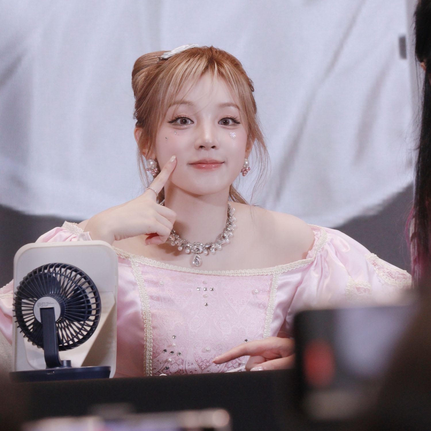 Behind-the-scenes cut of Yuqi (i-dle)