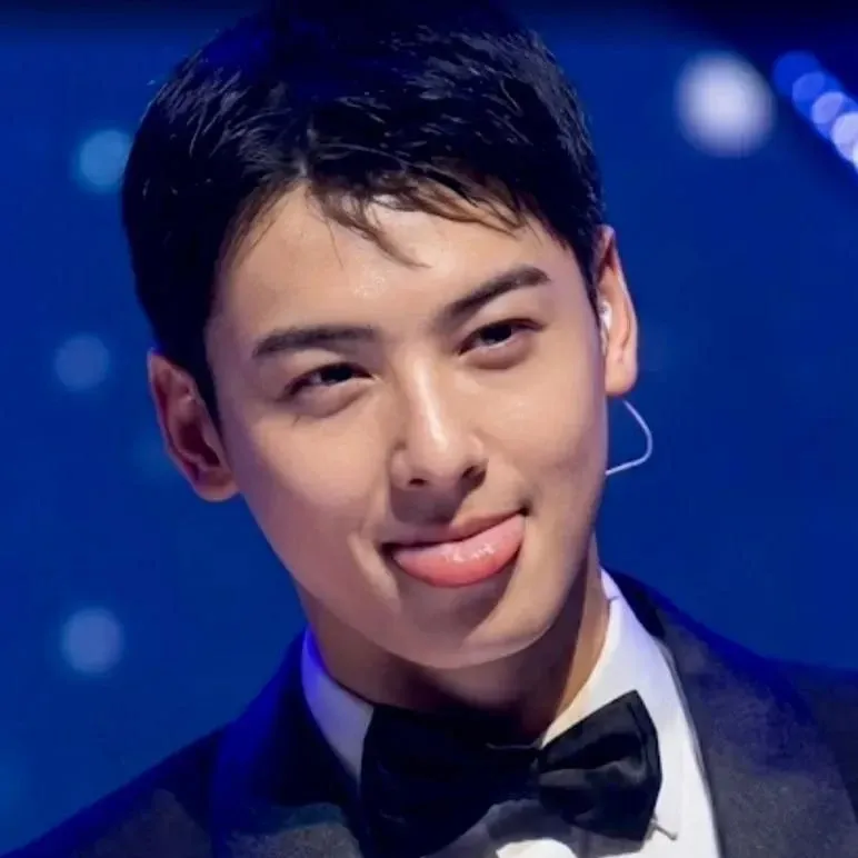 Recent activity shot of Eunwoo (ASTRO)