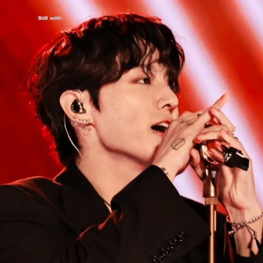 A moment captured by Jungkook (BTS)'s fan