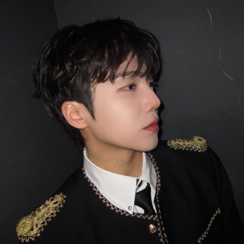 A moment captured by Jinho (PENTAGON)'s fan