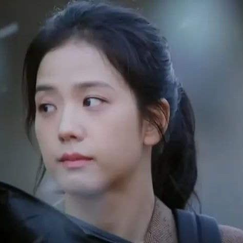 Recent activity shot of Jisoo (BLACKPINK)