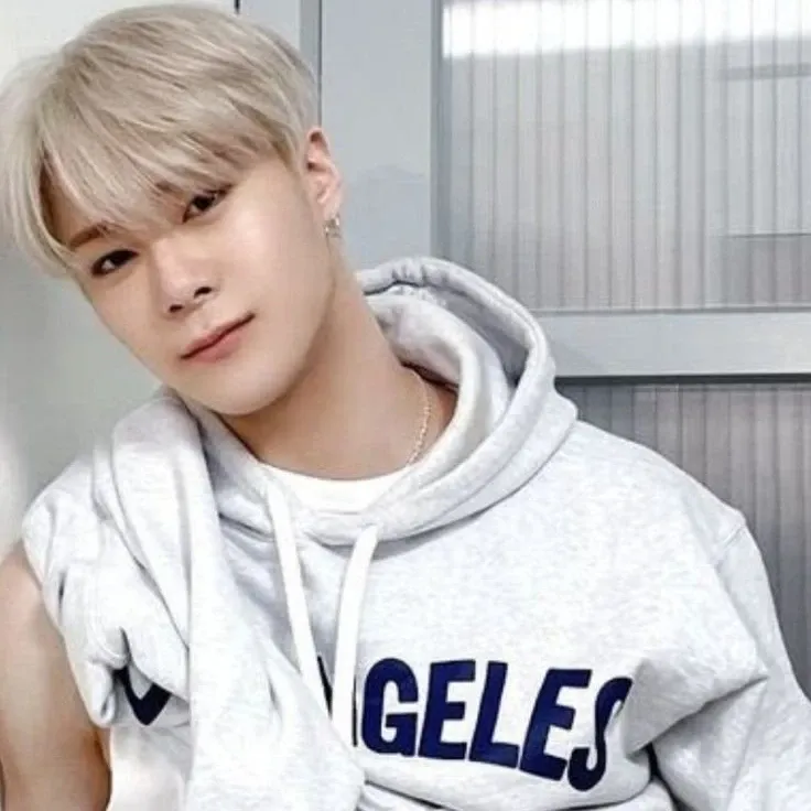 아스트로 최근 활동샷