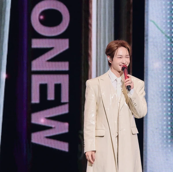 Shining profile picture of Onew (SHINee) on today's Choeaedol