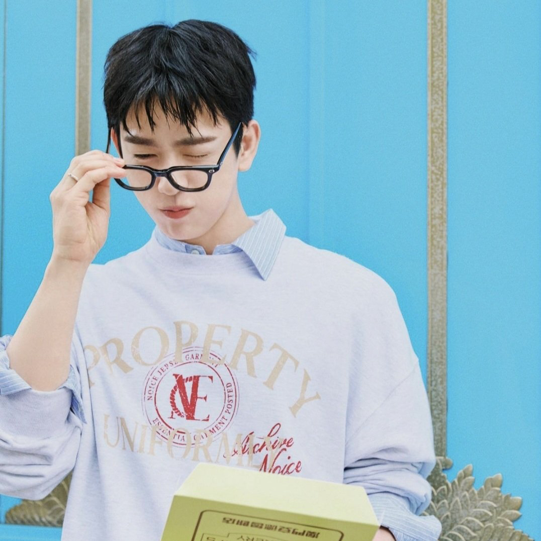 A moment captured by Jinyoung (GOT7)'s fan