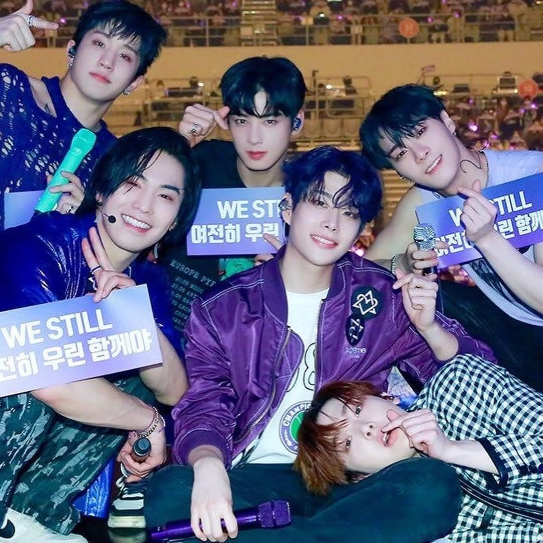 아스트로의 최신 사진