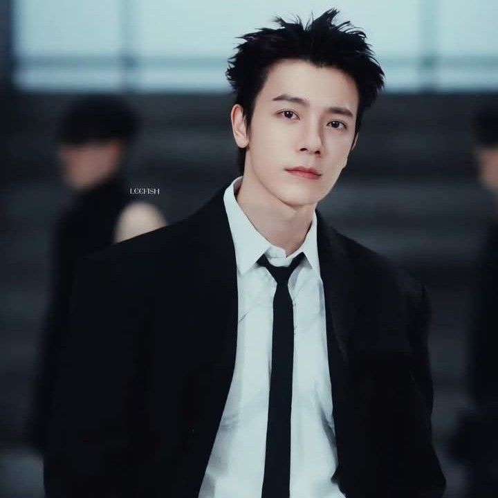 Behind-the-scenes cut of Donghae (Super Junior)
