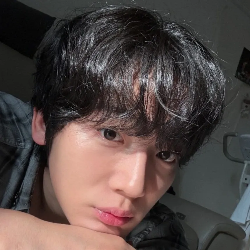 A moment captured by Kim Yohan (WEi)'s fan