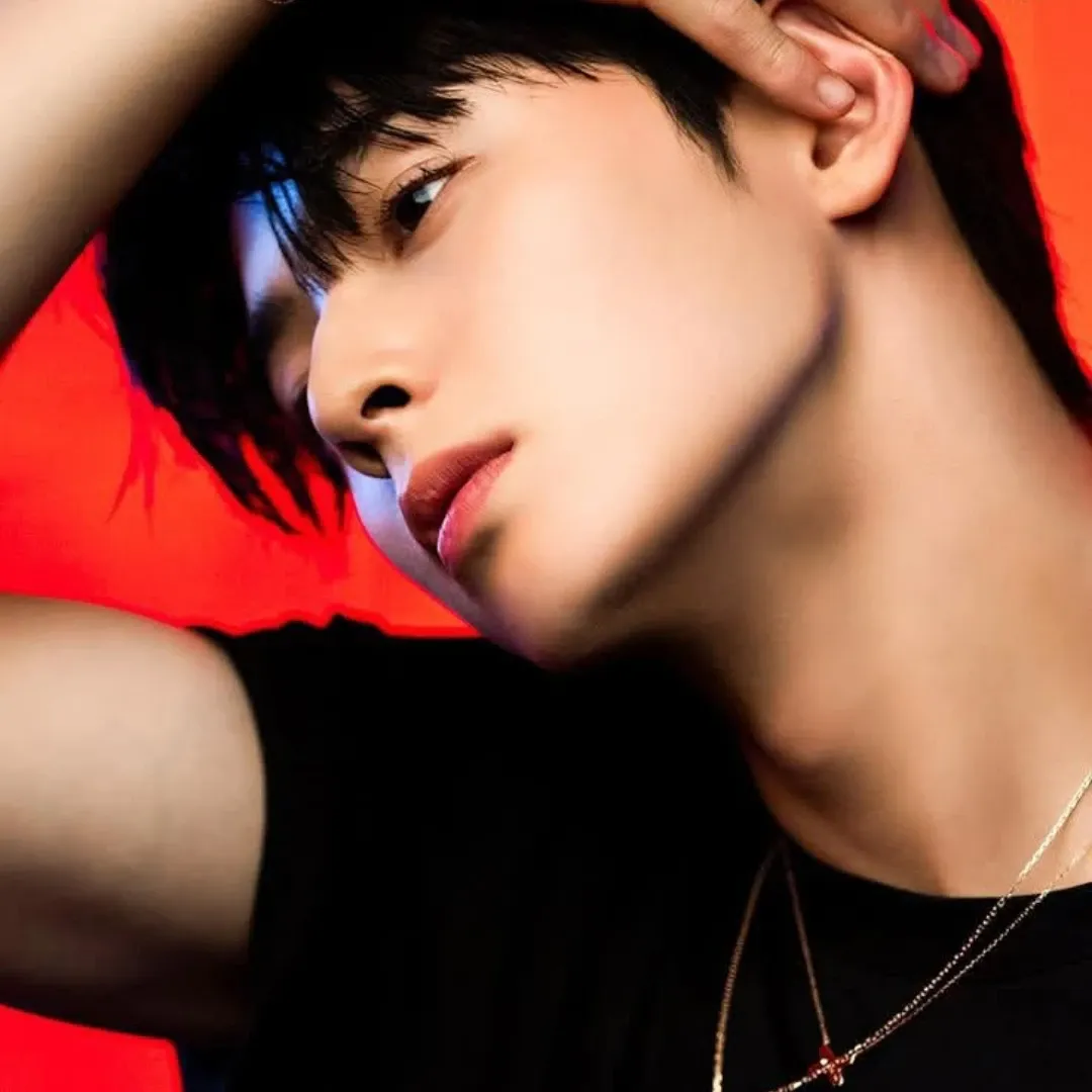 Recent activity shot of Eunwoo (ASTRO)