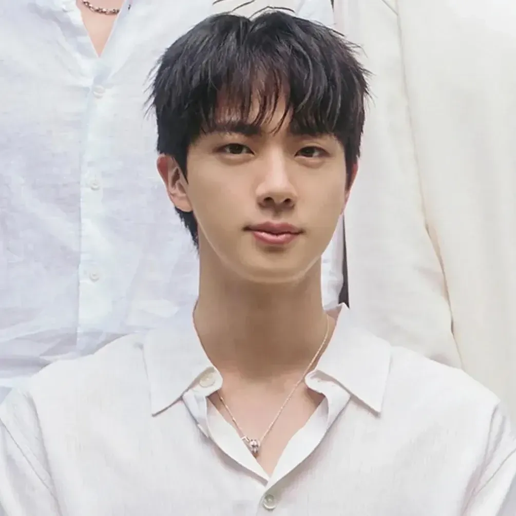 진 (방탄소년단)의 최신 사진