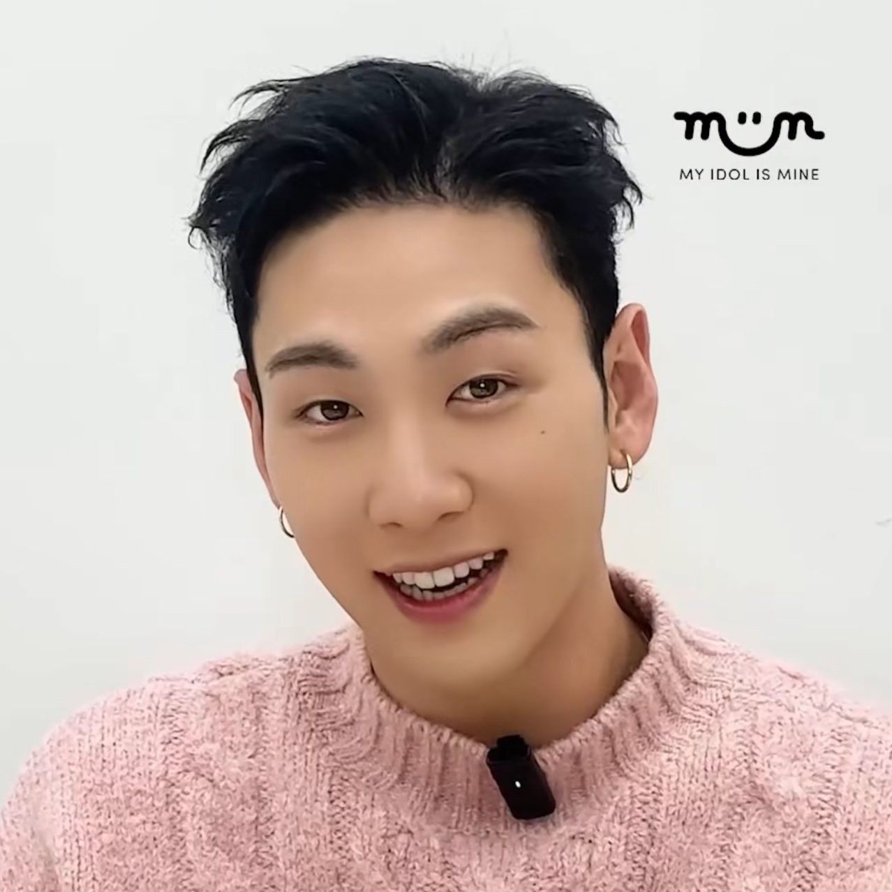 A moment captured by Baekho's fan