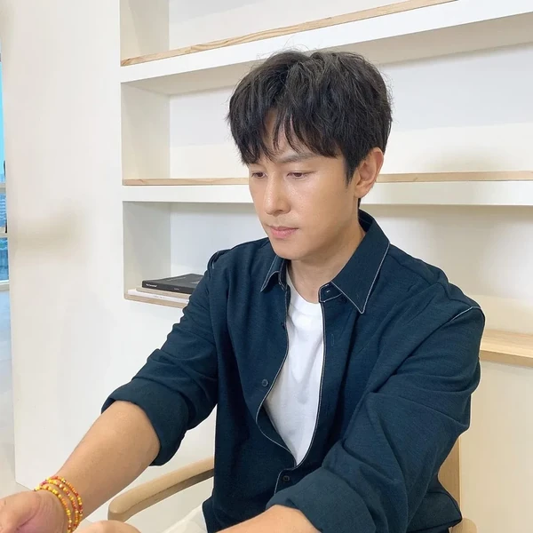 Popular profile image of Kim Dongwan (SHINHWA) selected by votes