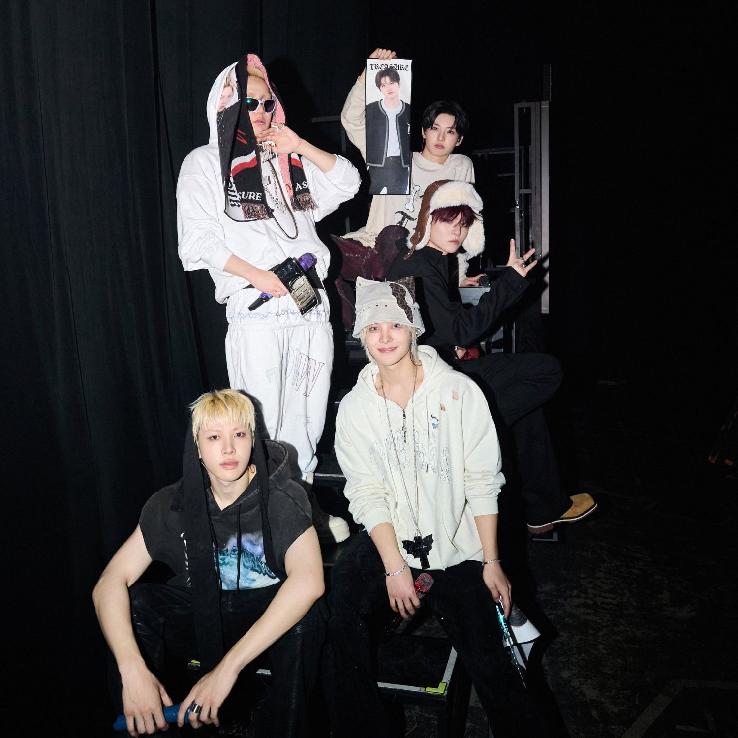 TREASURE의 비하인드 컷