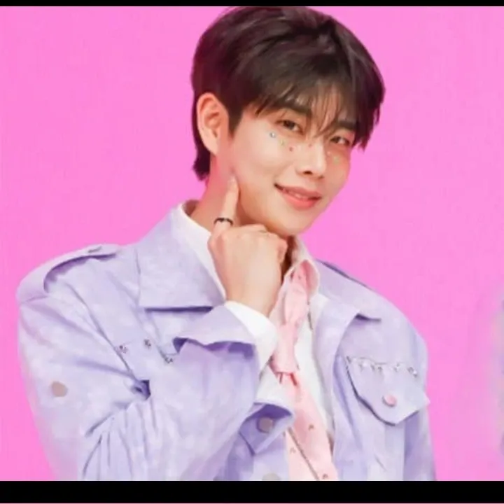 A moment captured by MJ (ASTRO)'s fan