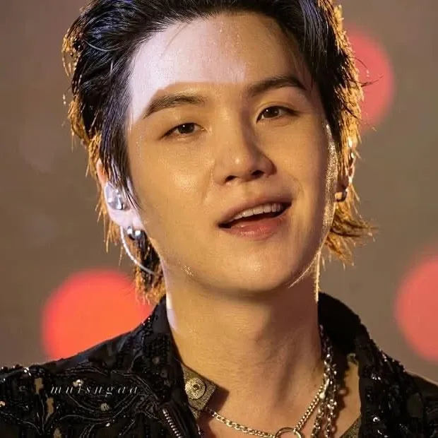 Potret di balik layar SUGA (BTS)