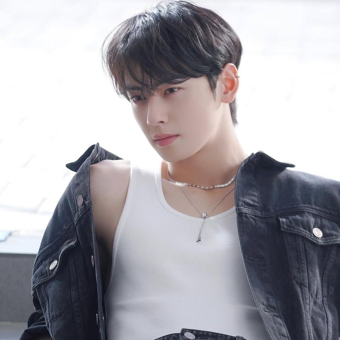 Behind-the-scenes cut of Eunwoo (ASTRO)