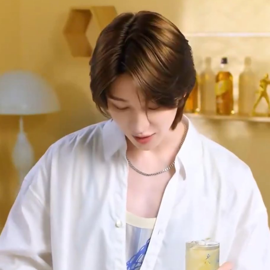 Behind-the-scenes cut of The 8 (SEVENTEEN)