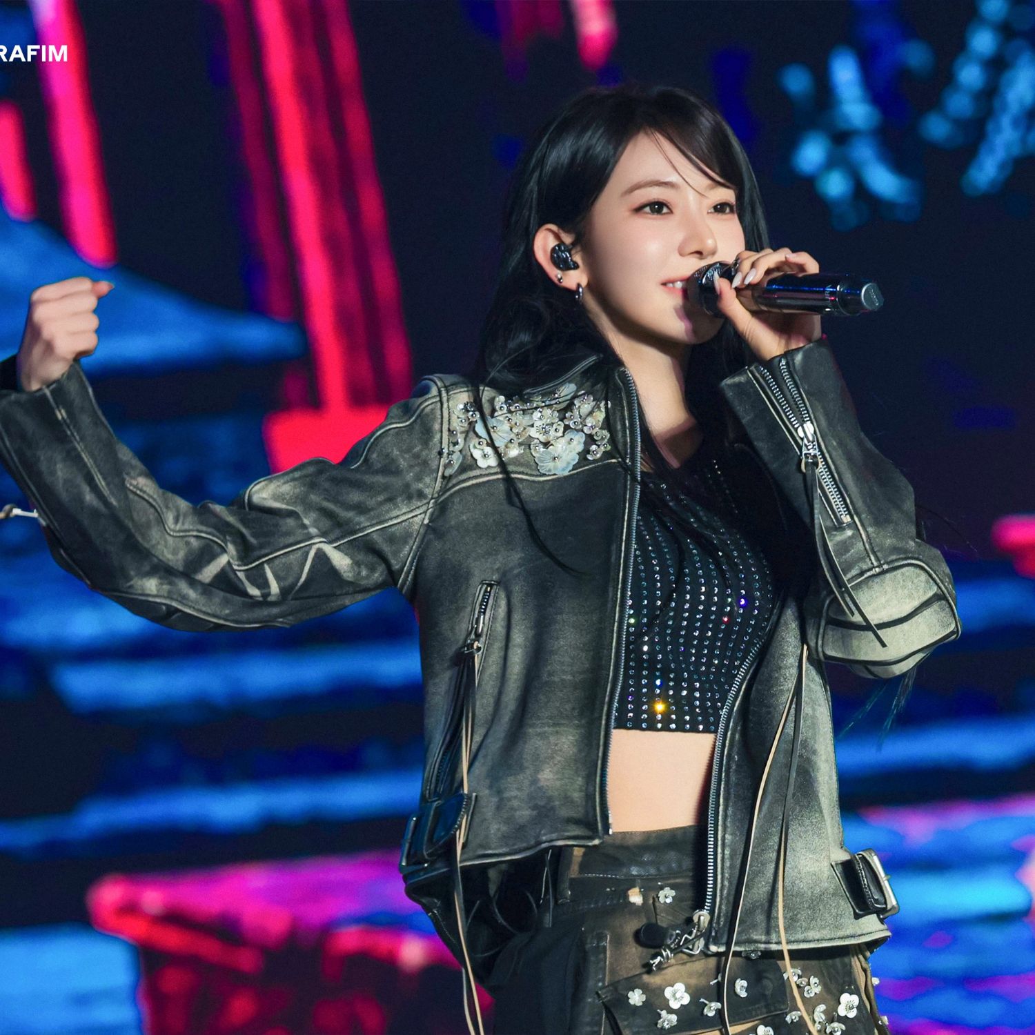 Latest photo of Sakura (LE SSERAFIM)