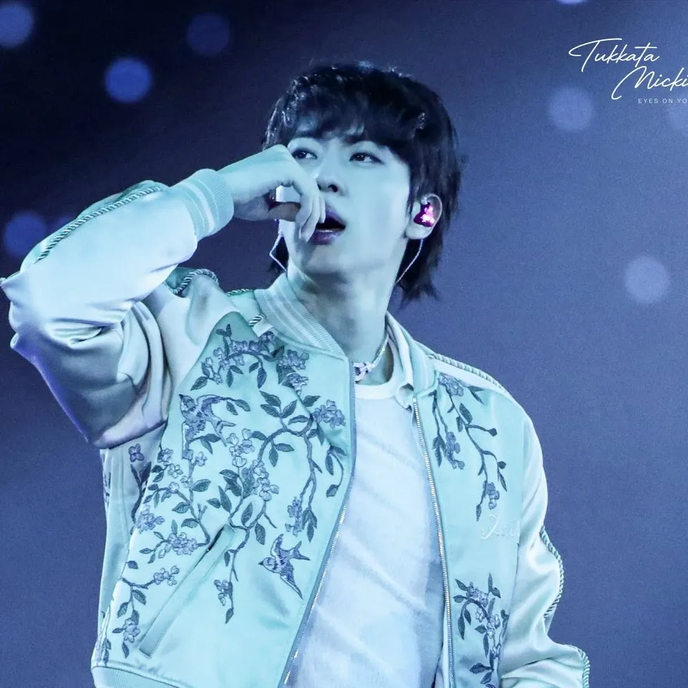 Momen yang diabadikan oleh penggemar Jin (BTS)