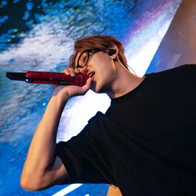 Behind-the-scenes cut of Bambam (GOT7)