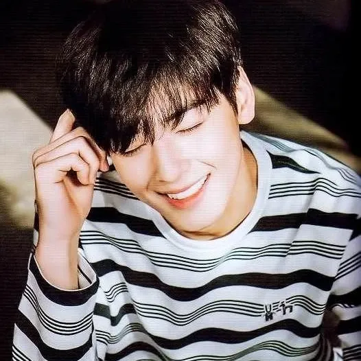 Latest photo of Eunwoo (ASTRO)