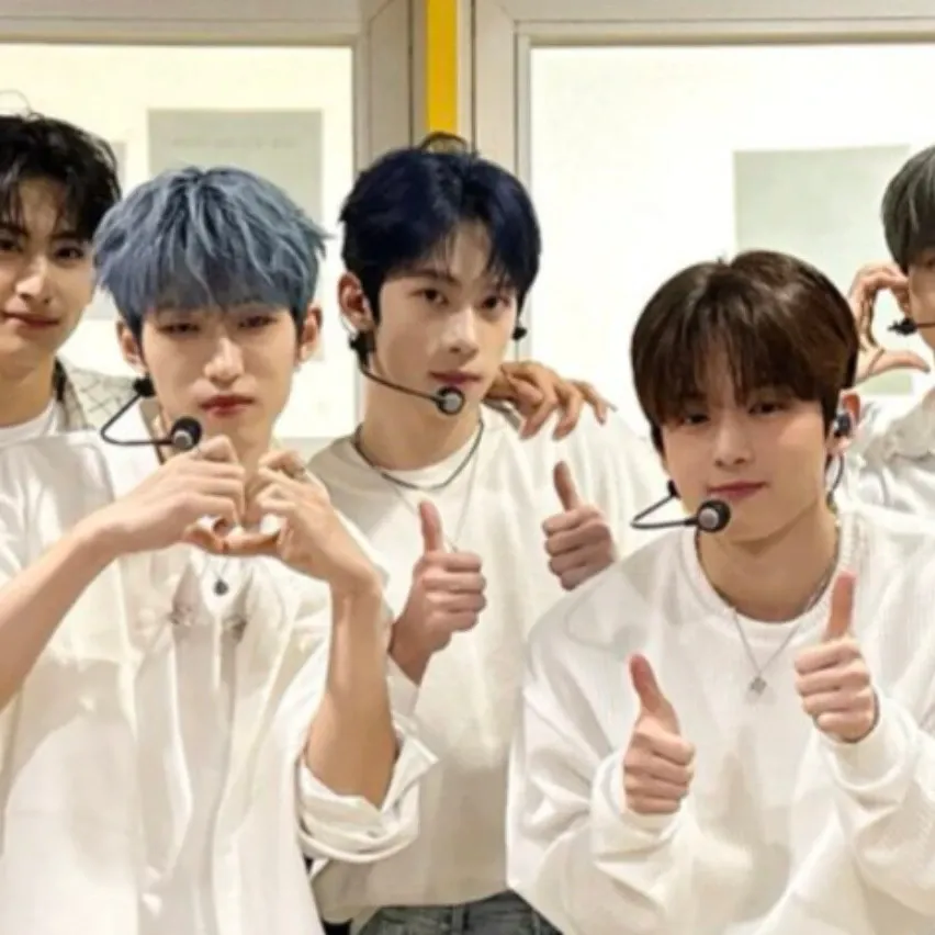 A moment captured by YOUNITE's fan