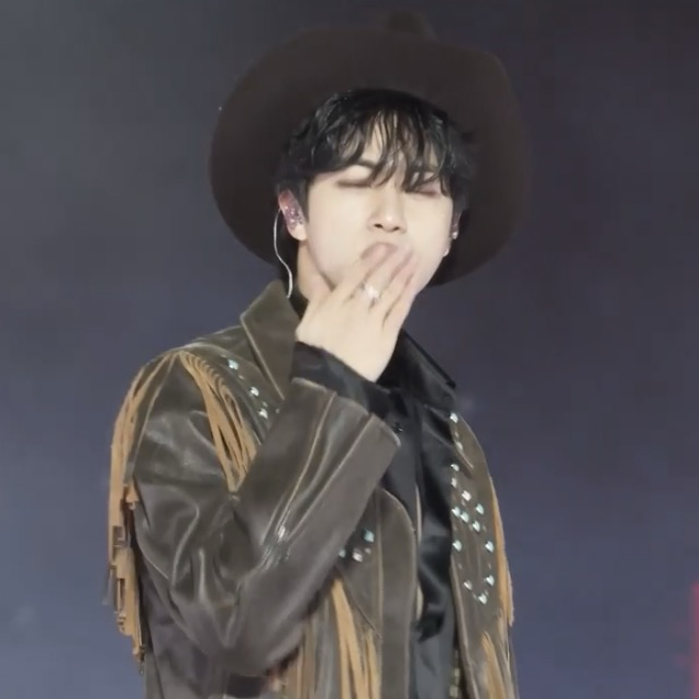 Foto aktivitas terbaru Jin (BTS)