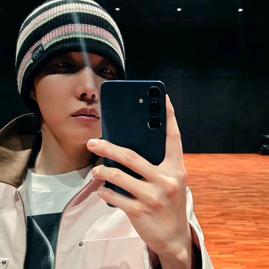 Momen yang diabadikan oleh penggemar j-hope (BTS)
