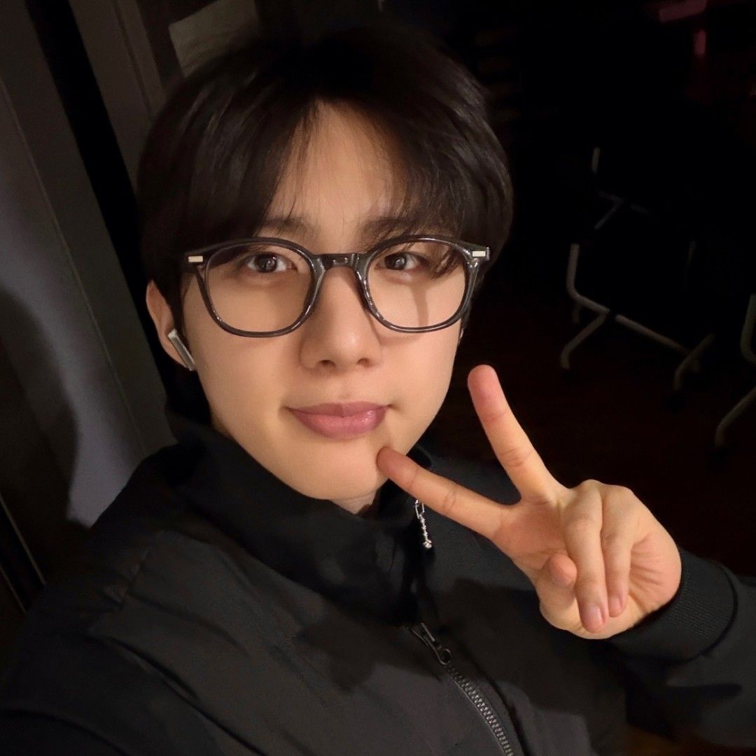 Behind-the-scenes cut of Hui (PENTAGON)