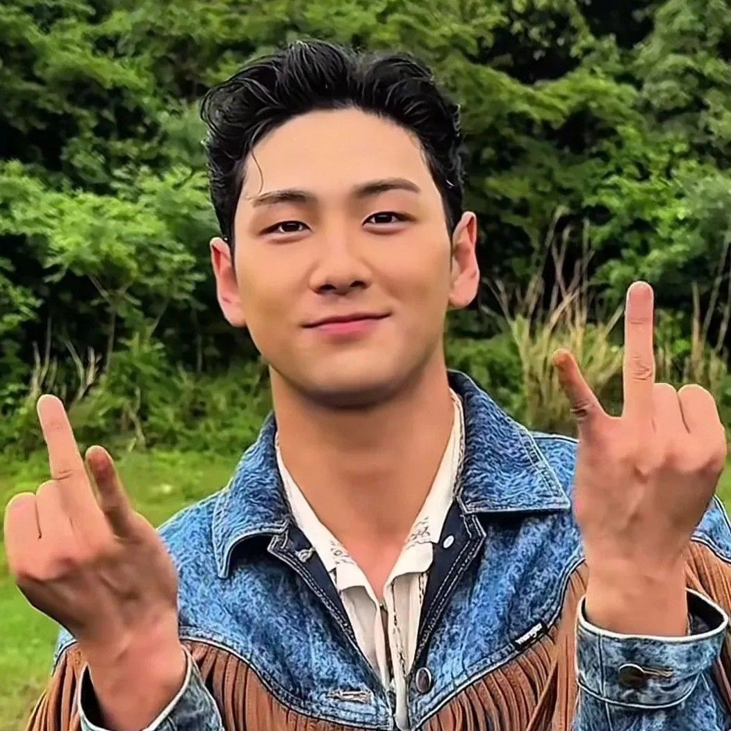 Foto aktivitas terbaru Baekho