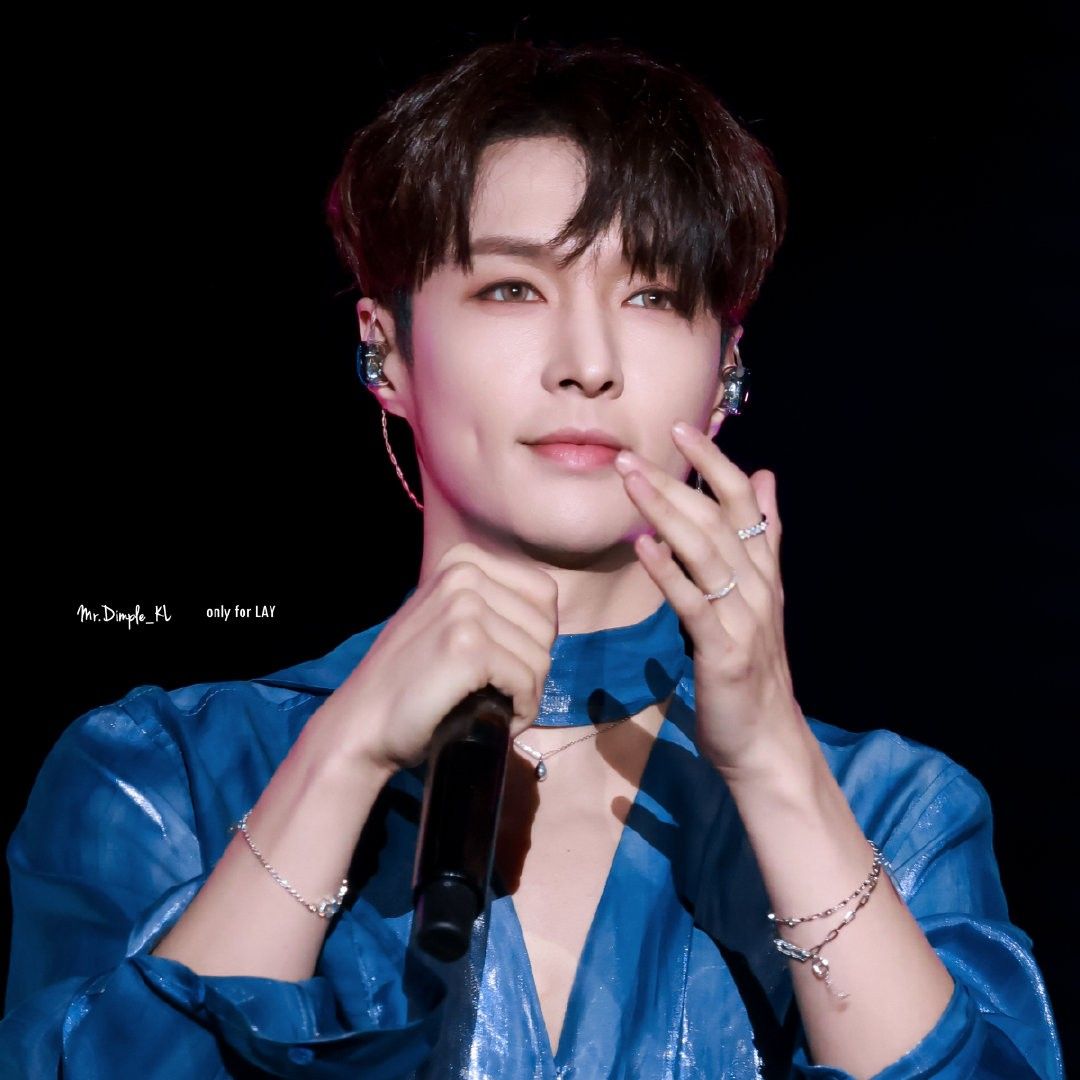 A moment captured by Lay (EXO)'s fan