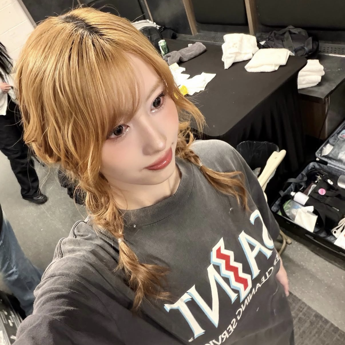 Momo (TWICE)的幕後花絮