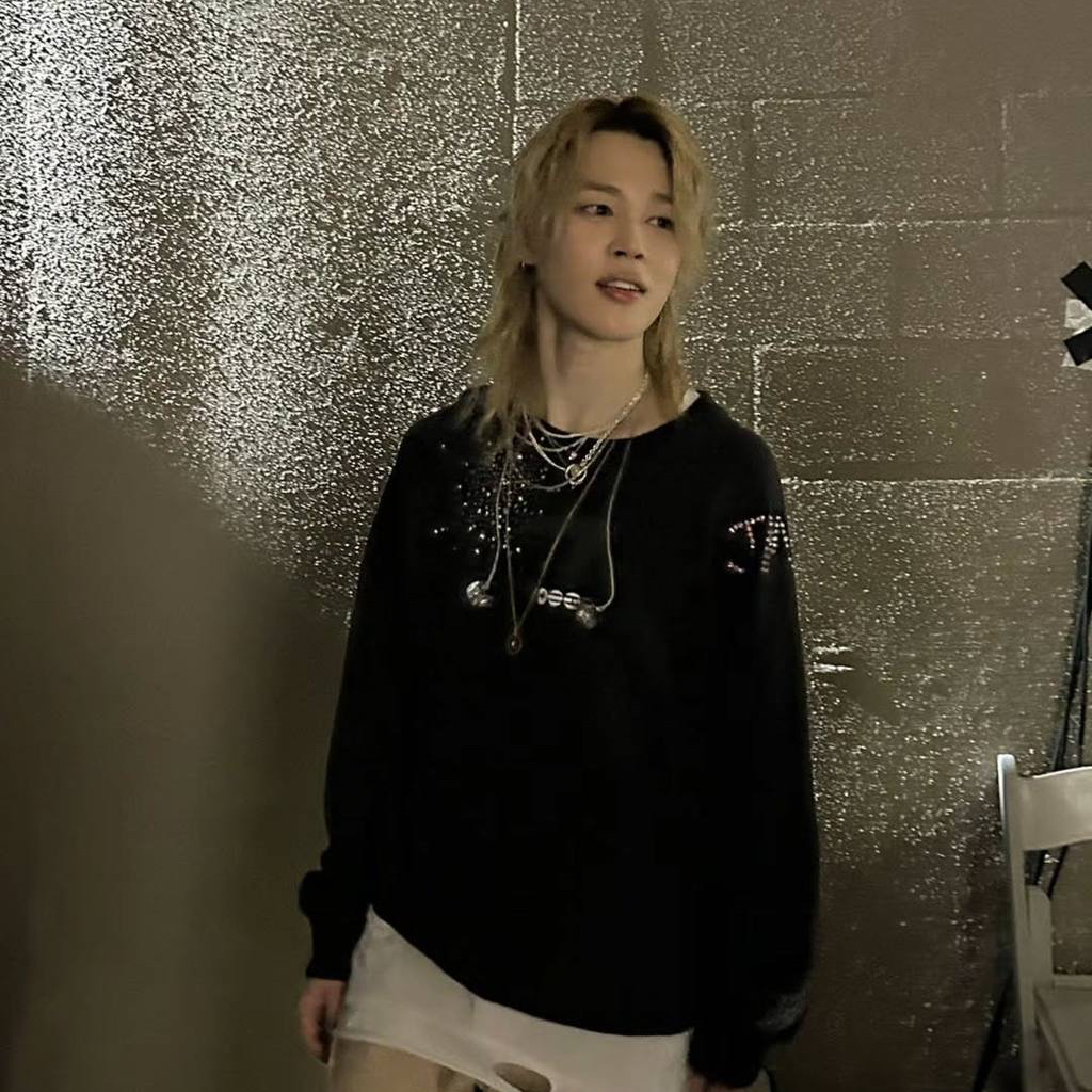 Foto aktivitas terbaru Jimin (BTS)