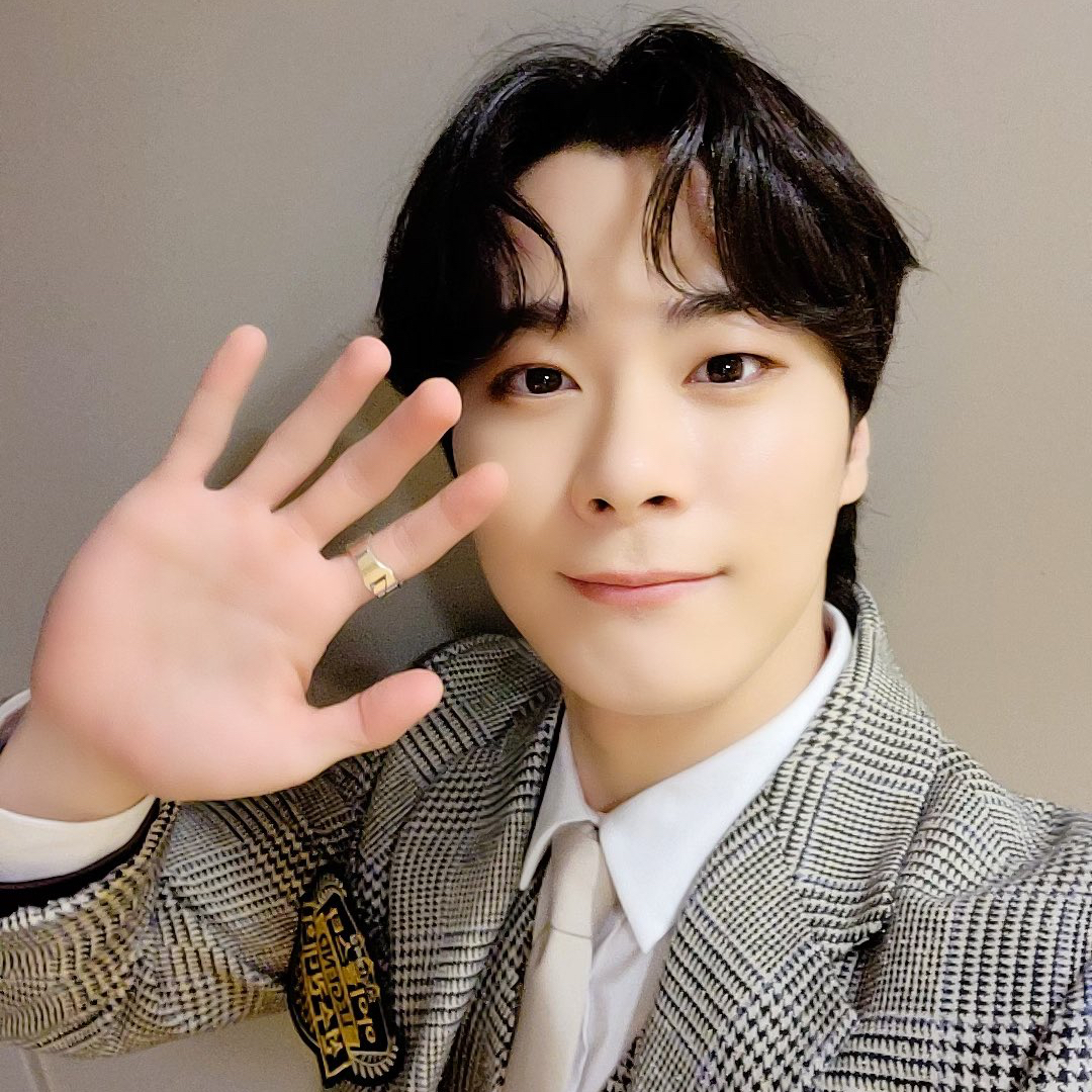 Behind-the-scenes cut of Moonbin (ASTRO)