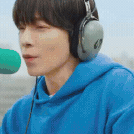 Behind-the-scenes cut of Donghae (Super Junior)