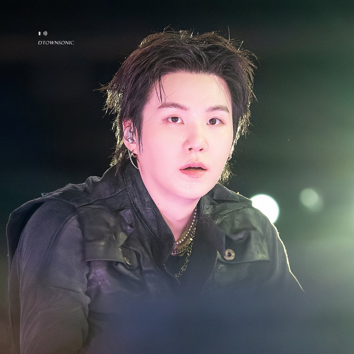 Foto aktivitas terbaru SUGA (BTS)