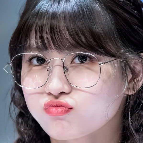 モモ (TWICE)の舞台裏ショット