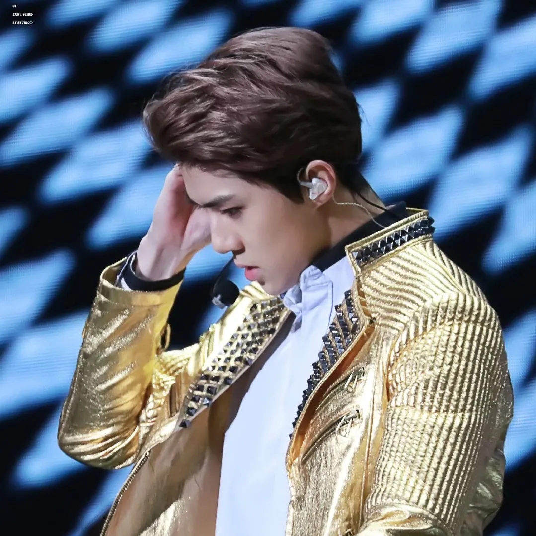 세훈 (EXO)의 비하인드 컷