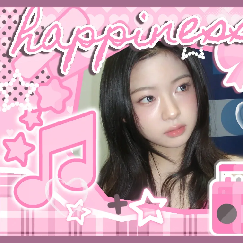 A moment captured by KYA (KiiiKiii)'s fan