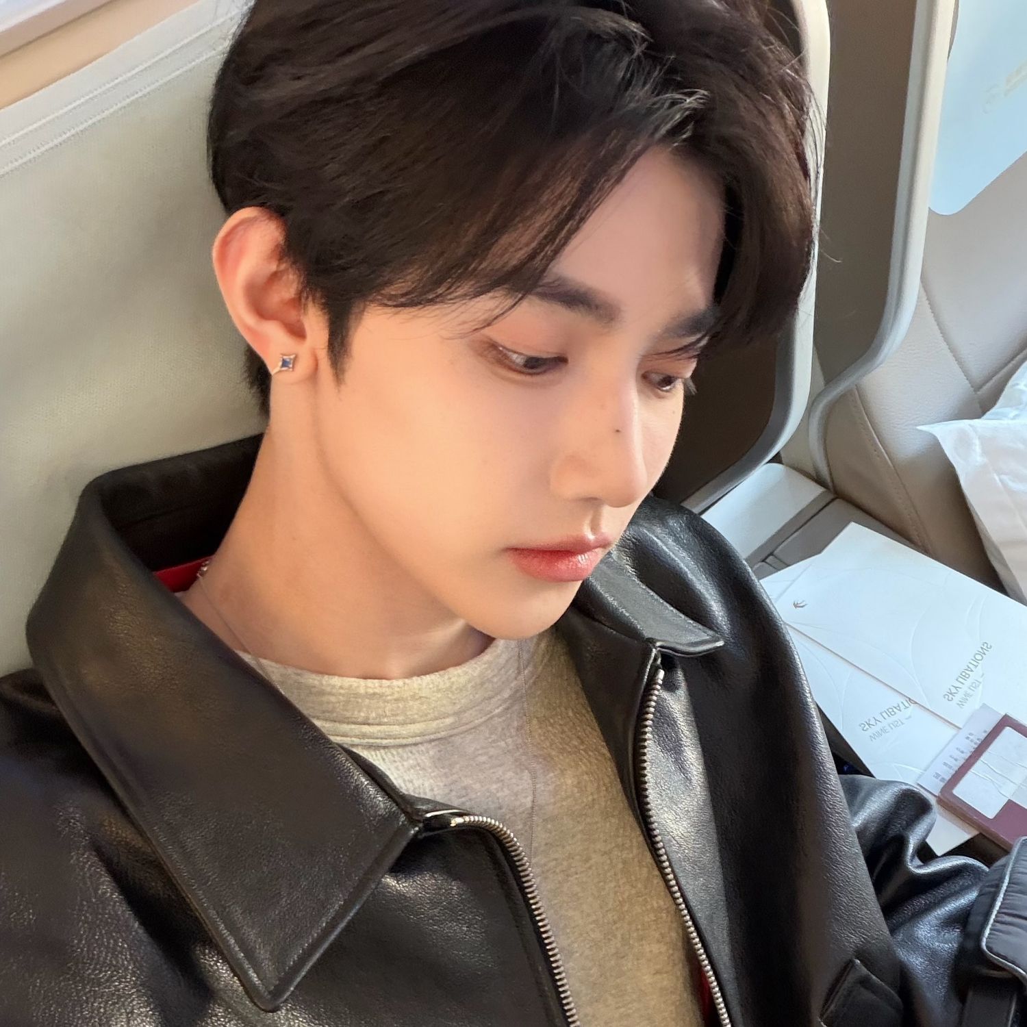 Foto aktivitas terbaru Zhang Hao (ZEROBASEONE)