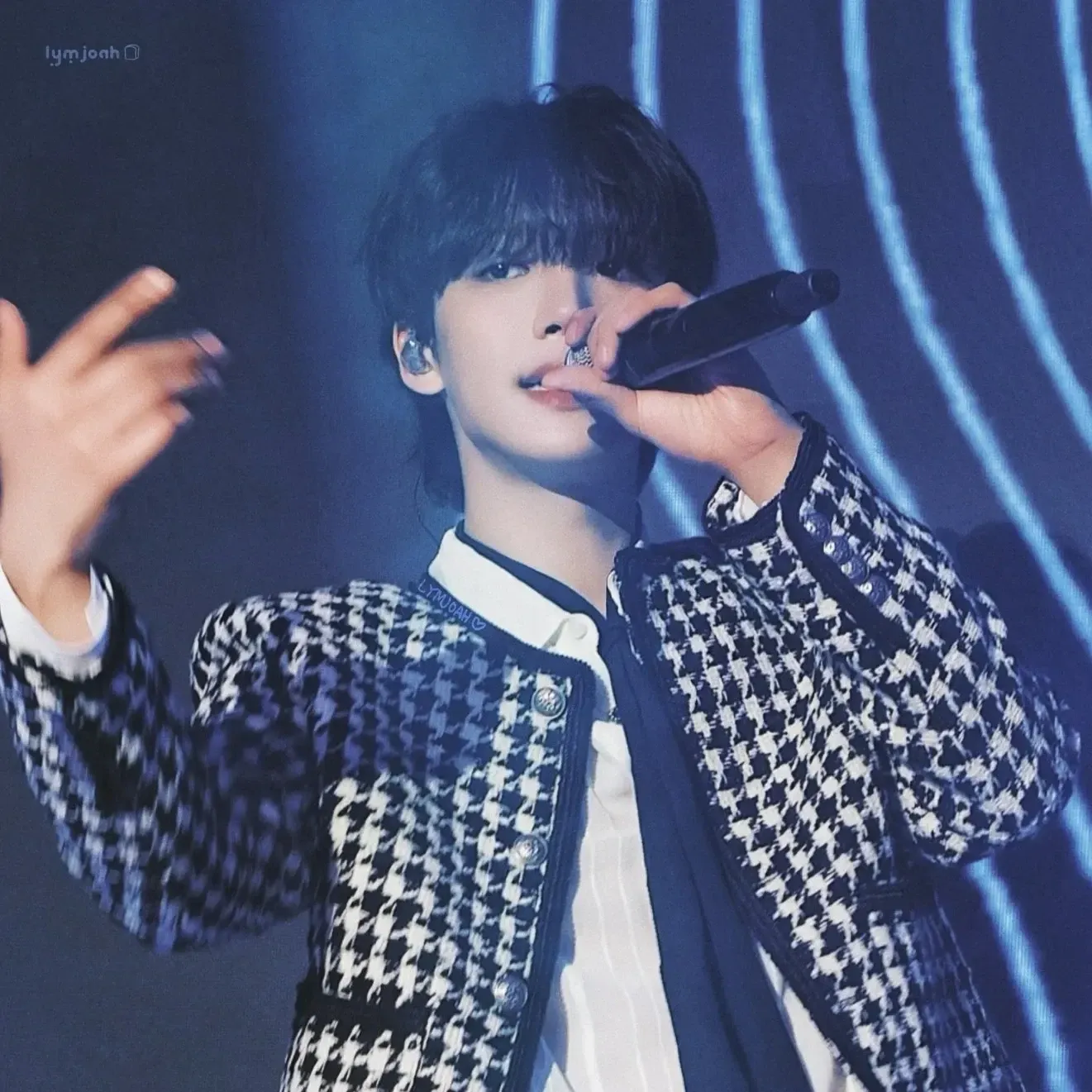Behind-the-scenes cut of Lim Youngmin