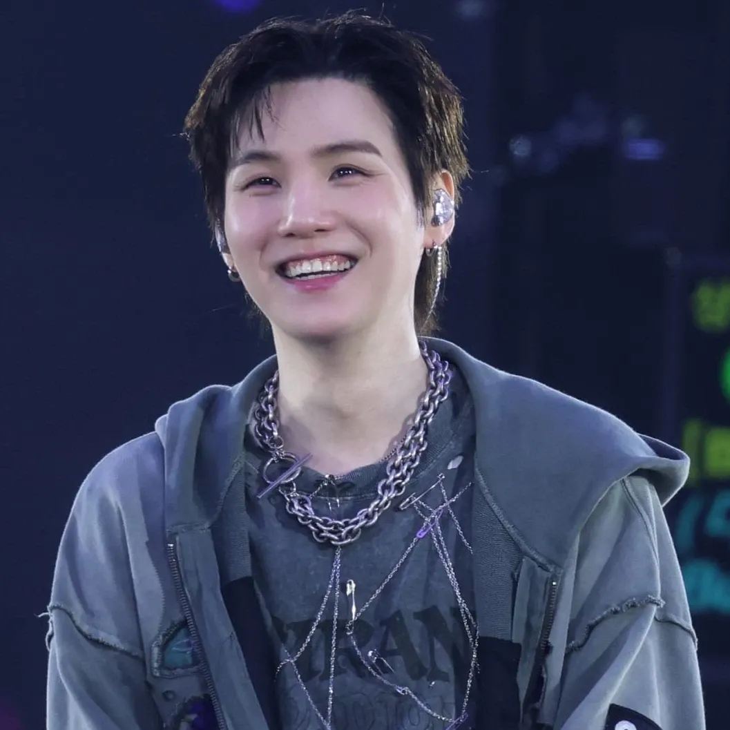 Behind-the-scenes cut of SUGA (BTS)