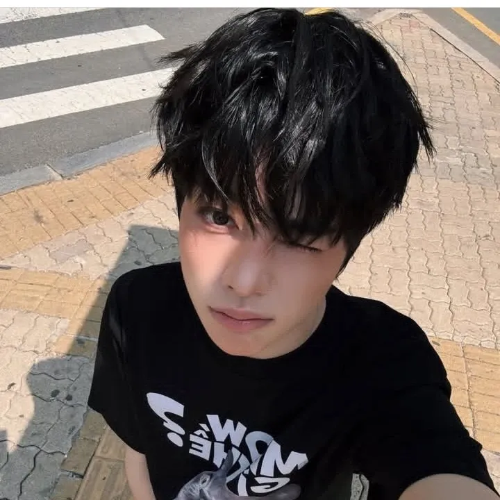 Recent activity shot of Hanbin (TEMPEST)