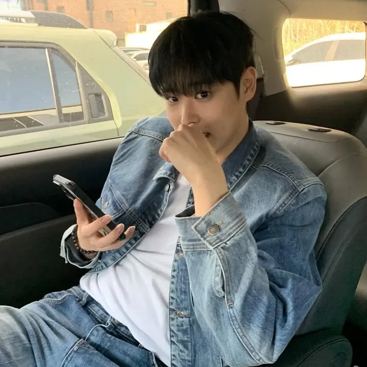 A moment captured by Choi Byungchan's fan