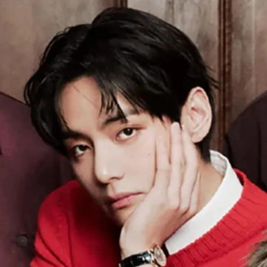 Recent activity shot of V (BTS)