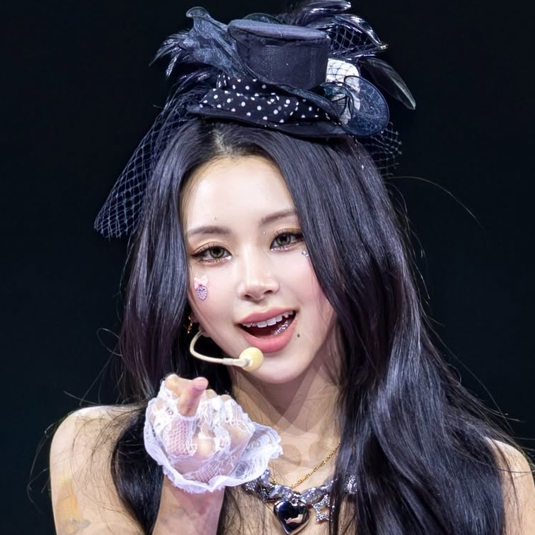 Behind-the-scenes cut of Chaeyoung (TWICE)