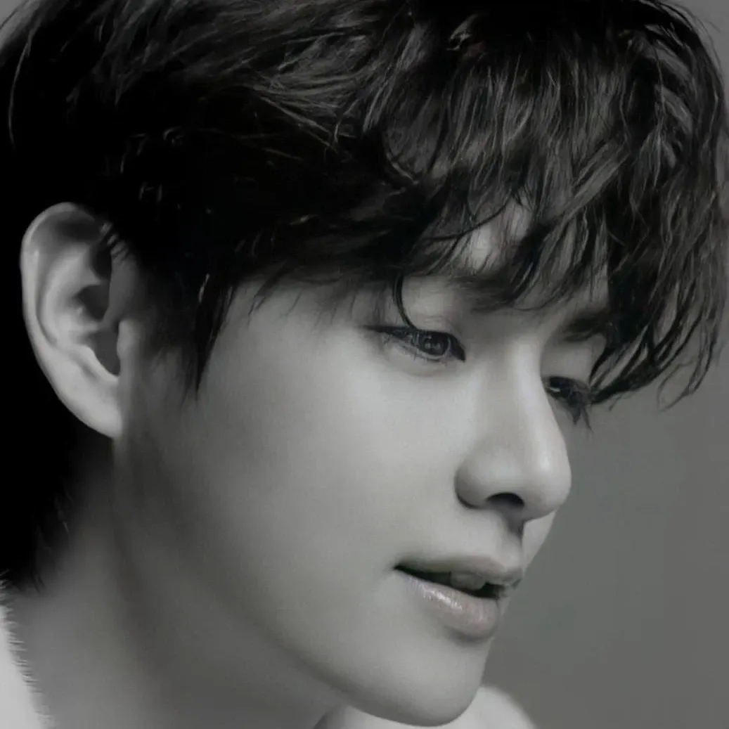 Recent activity shot of V (BTS)