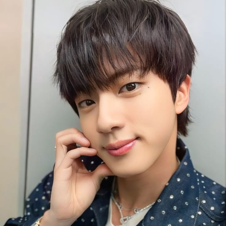 Jin (防彈少年團)的最新照片