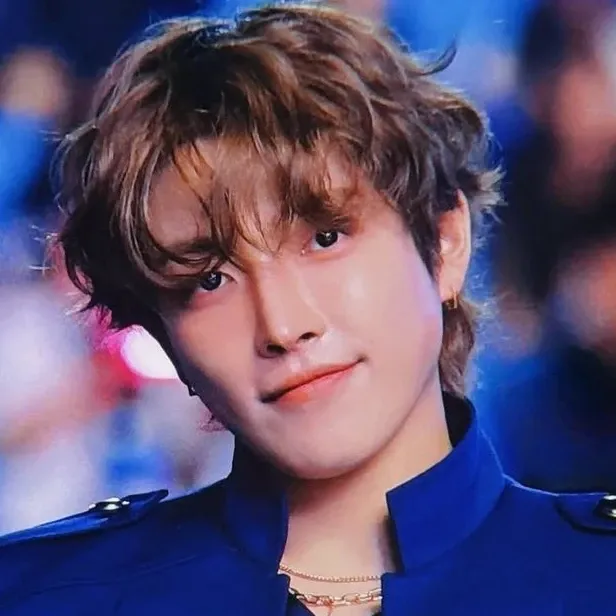 弘中 (ATEEZ)的最新活动照片