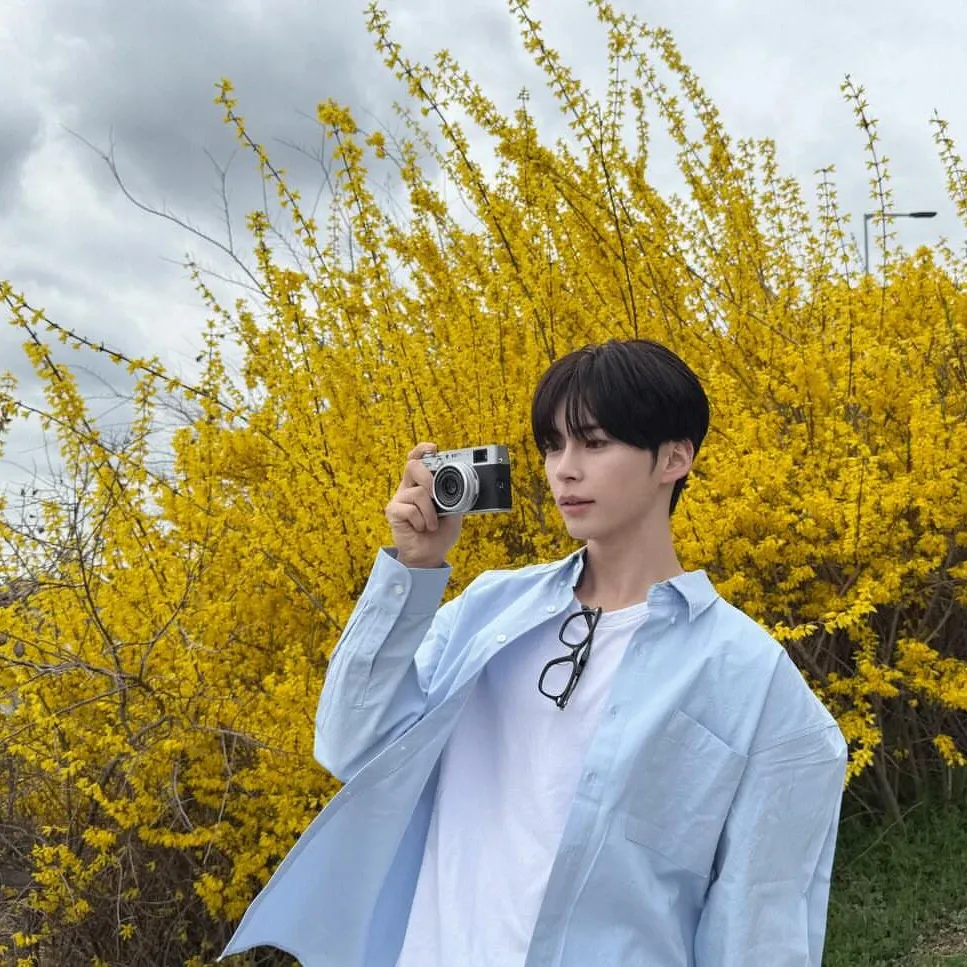 成韩彬 (ZEROBASEONE)的最新照片