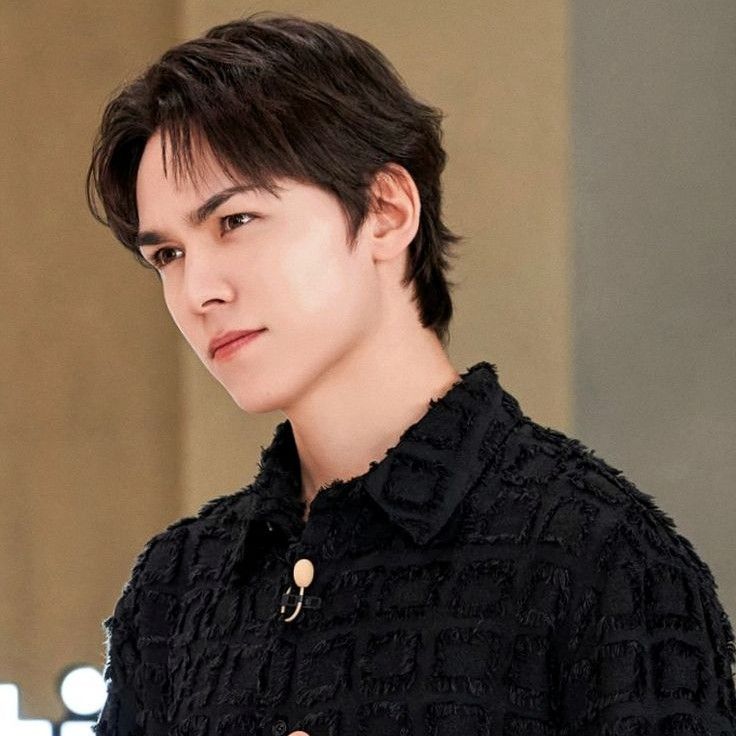 Latest photo of Vernon (SEVENTEEN)